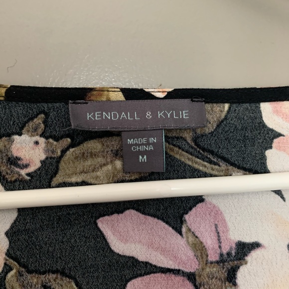 Kendall and Kylie Floral Cropped Top - Picture 4 of 4